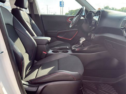 Used 2025 Kia Soul GT-Line FWD image 34
