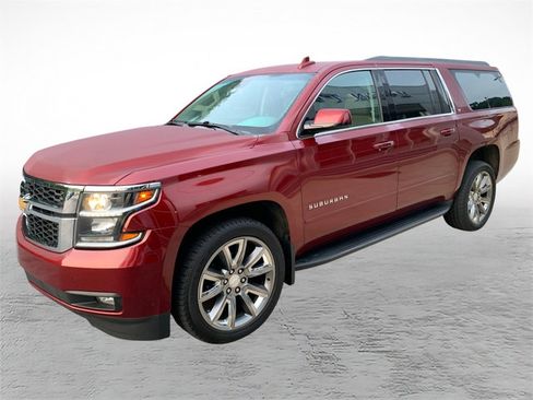 Used 2018 Chevrolet Suburban LT w/ Luxury Package AWD/4WD image 6