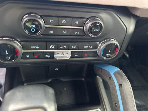 Used 2022 Ford Bronco Wildtrak image 22