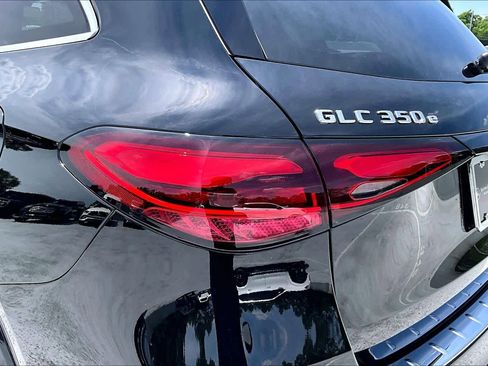 Used 2025 Mercedes-Benz GLC 350e 4MATIC image 29