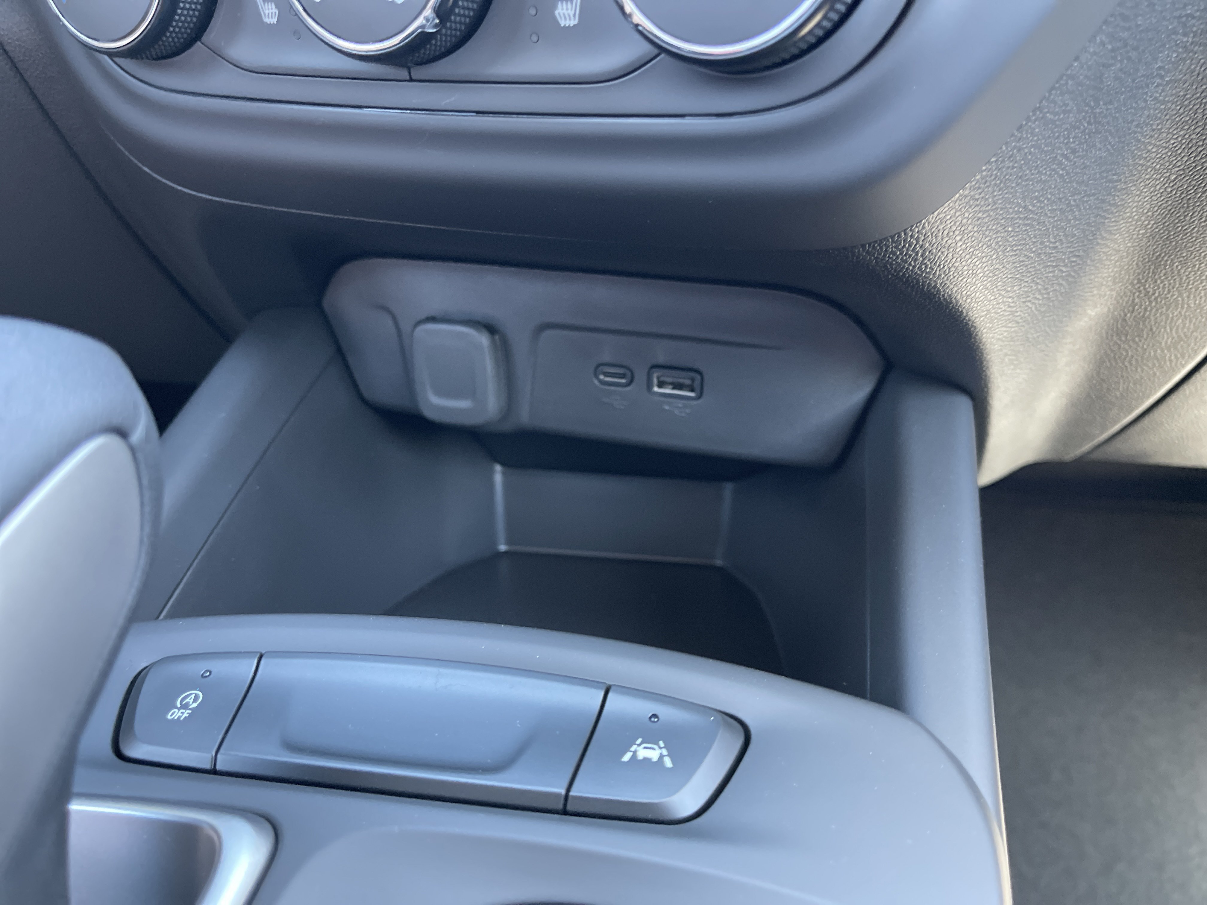 New 2026 Chevrolet Trax LS w/ LS Convenience Package FWD image 28