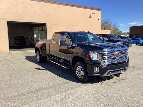 Used 2023 GMC Sierra 3500 Denali w/ Denali Ultimate Package image 1