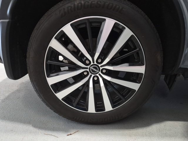 Certified 2025 Nissan Pathfinder Platinum FWD image 30