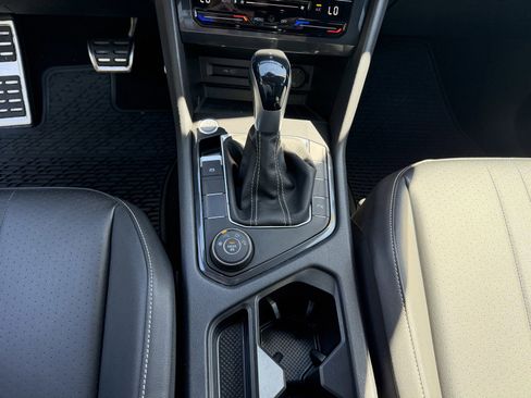 Used 2022 Volkswagen Tiguan SE R-Line AWD/4WD image 31