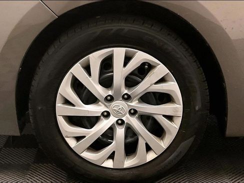 Used 2017 Toyota Corolla LE w/ Carpet Mat Package (TMS) image 8