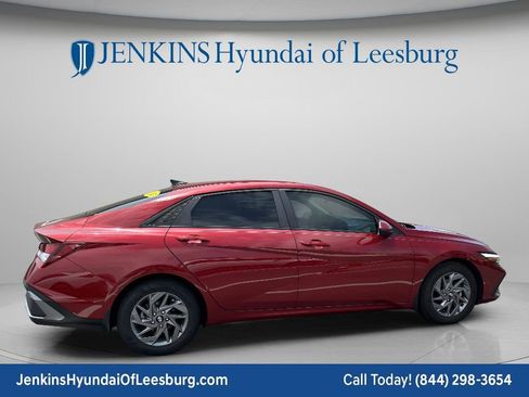Certified 2024 Hyundai Elantra SEL FWD image 4