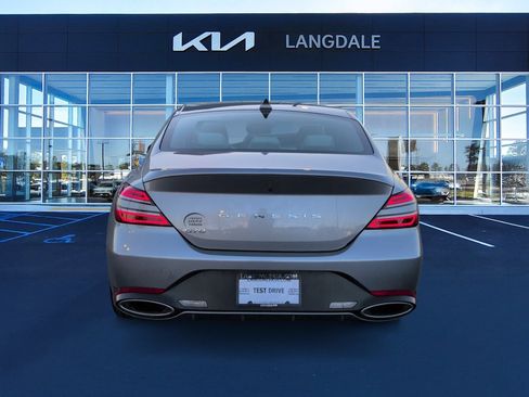 Used 2025 Genesis G70 2.5T image 8