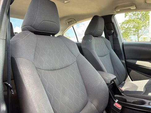 Used 2022 Toyota Corolla LE FWD image 30
