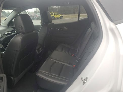 Used 2024 GMC Terrain SLT image 6