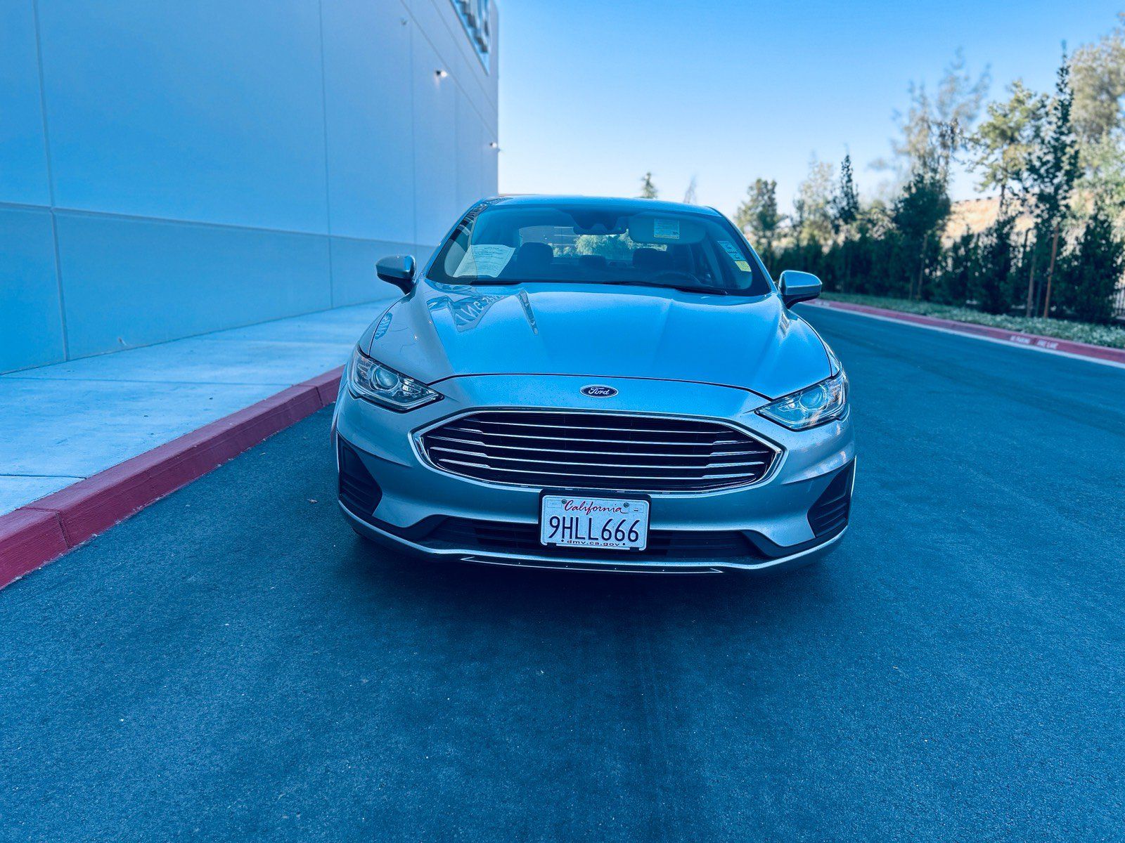 Used 2020 Ford Fusion SE FWD image 6
