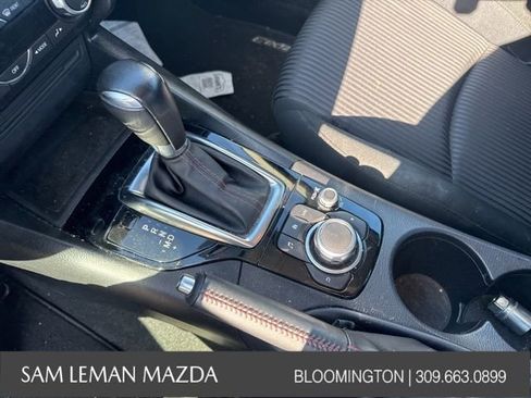 Used 2015 MAZDA MAZDA3 i Touring w/ Technology Package FWD image 4