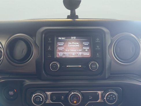 Used 2018 Jeep Wrangler Unlimited Sport S AWD/4WD image 19