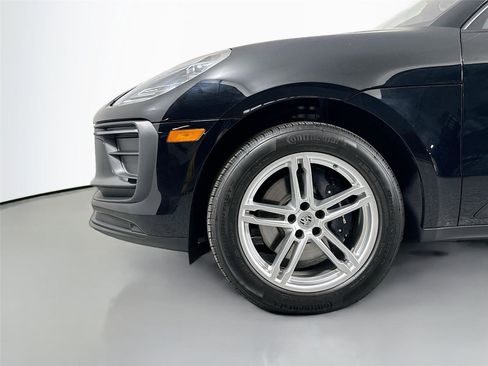 Certified 2024 Porsche Macan AWD/4WD image 11