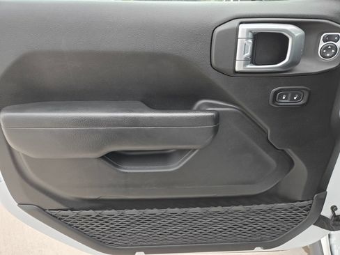 Used 2022 Jeep Wrangler Unlimited Rubicon 4xe w/ Safety Group AWD/4WD image 27