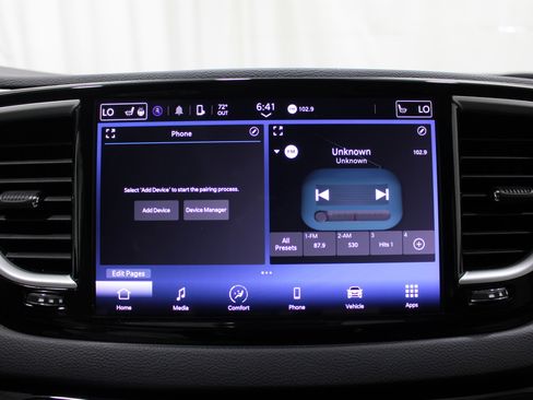 Used 2024 Chrysler Pacifica Touring-L FWD image 15