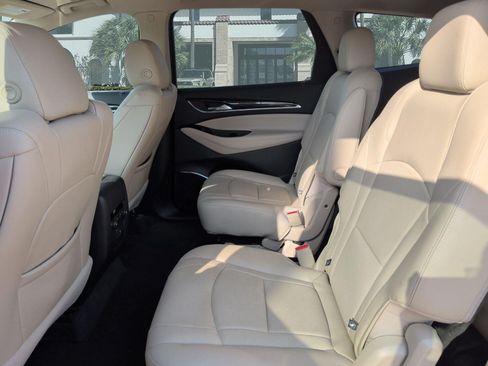 Used 2020 Buick Enclave Essence FWD image 24