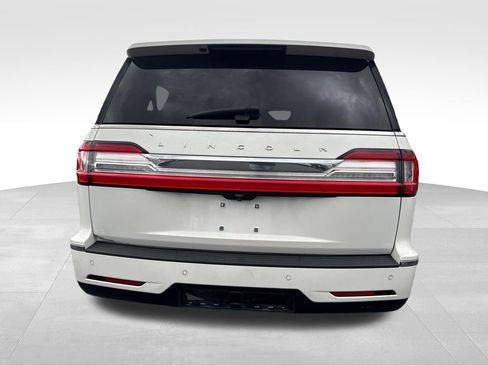 Used 2021 Lincoln Navigator L Reserve image 4