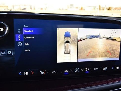 Used 2024 Chevrolet Traverse Z71 image 14