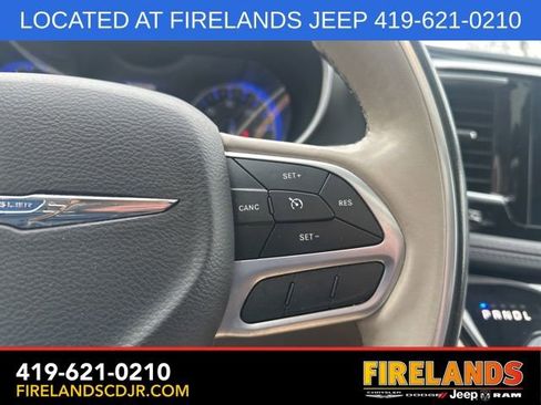 Used 2020 Chrysler Pacifica Limited image 25