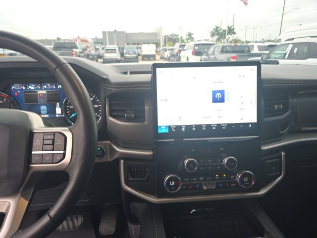Used 2024 Ford Expedition XLT RWD image 14