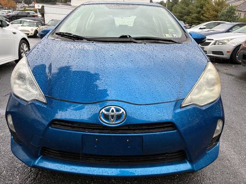 Used 2014 Toyota Prius C image 2