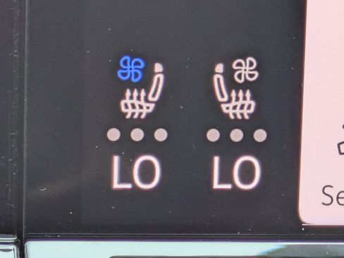 Certified 2025 Volkswagen Atlas Peak Edition SE image 24