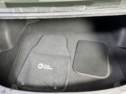 Used 2020 Toyota Corolla LE image 23