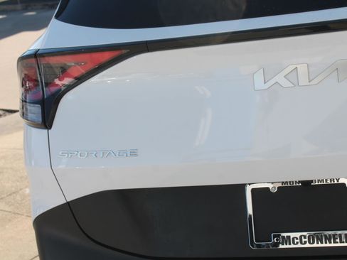 Used 2023 Kia Sportage EX image 5