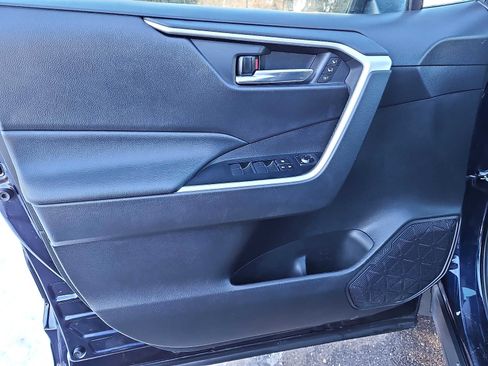 Used 2020 Toyota RAV4 XLE Premium image 13