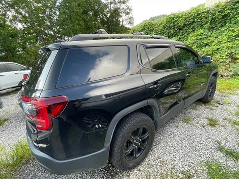 Used 2022 GMC Acadia AT4 w/ Technology Package AWD/4WD image 5
