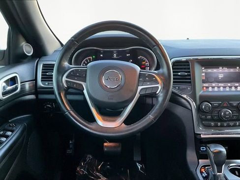 Used 2020 Jeep Grand Cherokee Laredo image 8