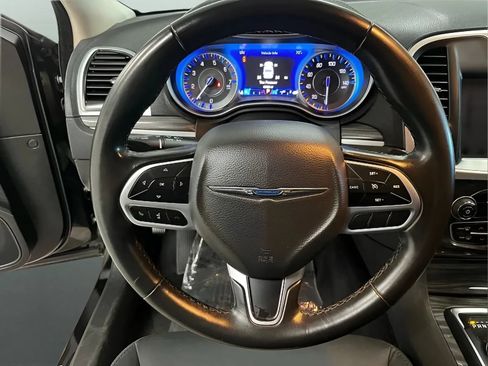 Used 2022 Chrysler 300 Touring w/ Sport Appearance Package RWD image 19