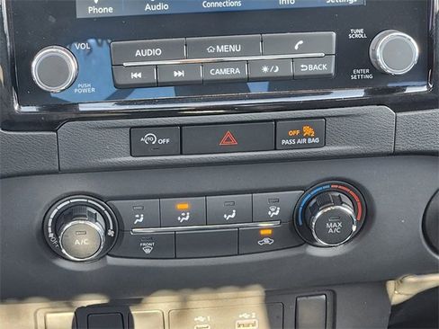 Used 2024 Nissan Frontier SV image 33