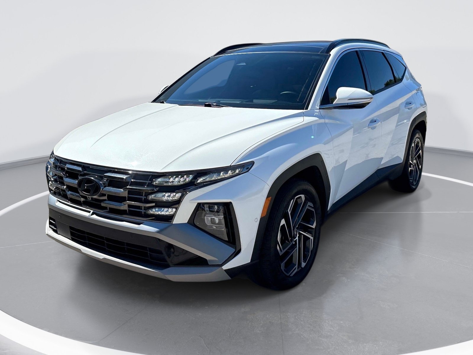 Used 2025 Hyundai Tucson Limited FWD image 3