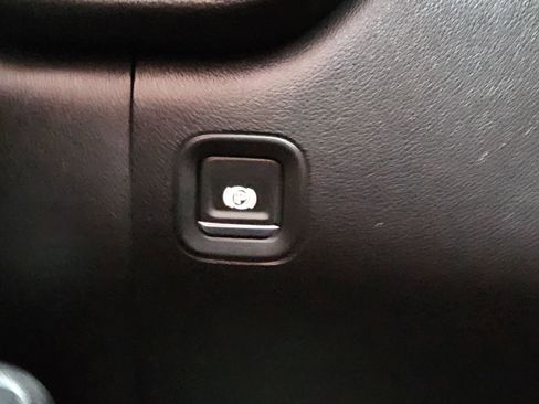 Used 2022 Chevrolet Silverado 2500 Custom w/ Custom Value Package image 25