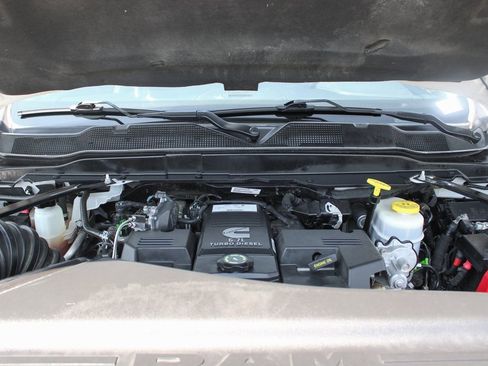 Used 2020 RAM 3500 Laramie image 12