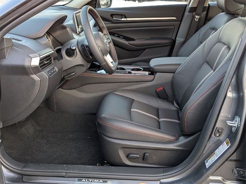 New 2025 Nissan Altima 2.5 SR image 11
