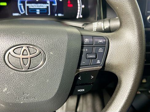 Used 2025 Toyota Camry LE FWD image 19