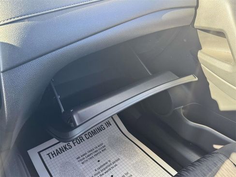 Used 2020 Nissan Rogue SV image 28