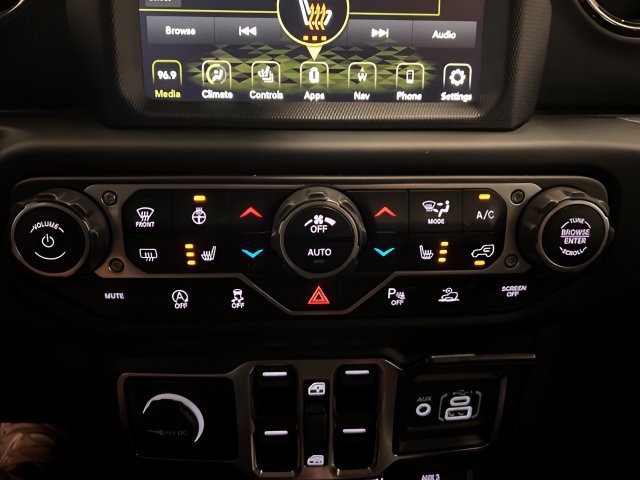 Used 2021 Jeep Wrangler Unlimited Sahara AWD/4WD image 26