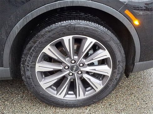 Certified 2022 Lincoln Corsair Reserve w/ Elements Package image 8