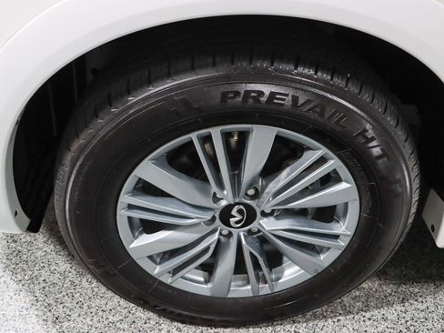 Used 2024 INFINITI QX80 Luxe AWD/4WD image 11