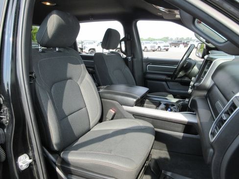 Used 2019 RAM 1500 Big Horn AWD/4WD image 17