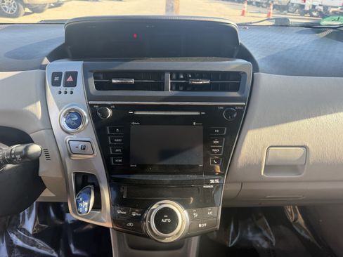 Used 2016 Toyota Prius V Three FWD image 15