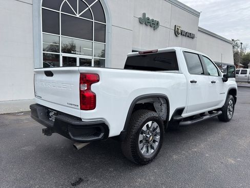 Used 2025 Chevrolet Silverado 2500 Custom w/ Custom Value Package image 8