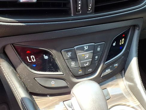 Used 2019 Buick Envision Essence FWD image 17