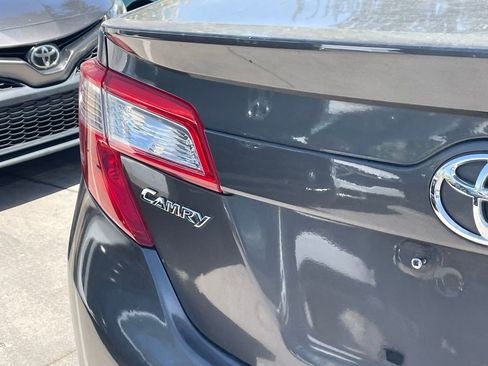 Used 2013 Toyota Camry SE FWD image 4