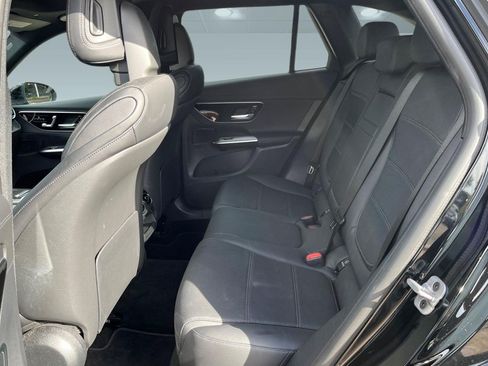 Used 2024 Mercedes-Benz GLC 300 4MATIC image 9