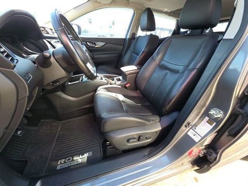 Used 2018 Nissan Rogue Sport SL w/ SL Premium Package image 13