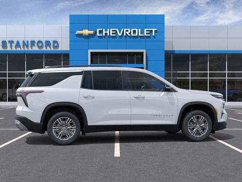 New 2026 Chevrolet Traverse LT w/ Driver Confidence Package FWD image 5
